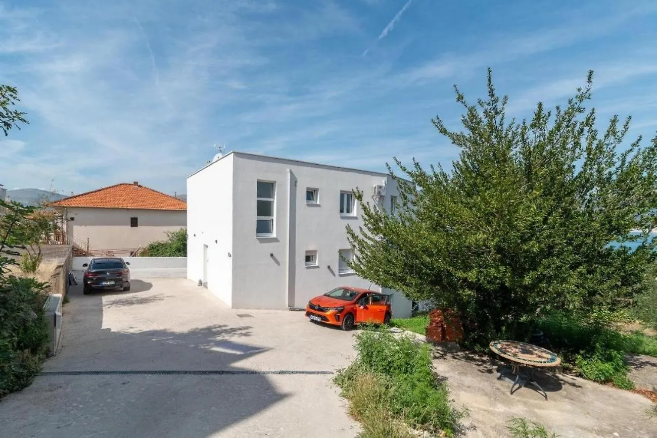 Family Friendly Apartments With A Swimming Pool Mastrinka, Ciovo - 23984 Trogir